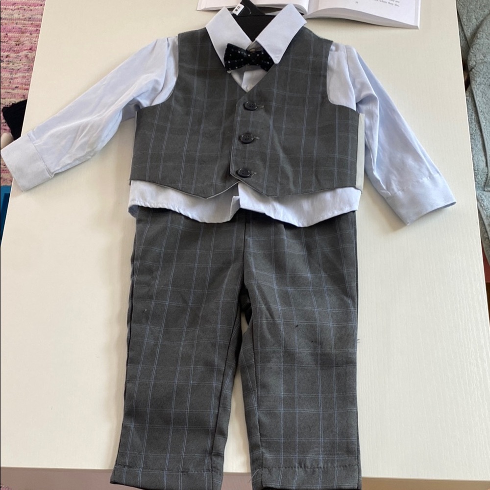 Andrew Fezza Gray Kids Formal Suit with Bow Tie